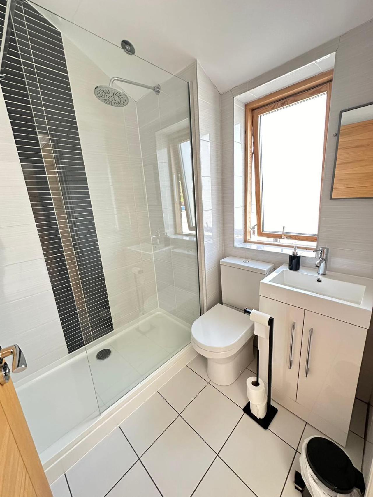 Spacious 4Br 4Ba Gated Townhouse With Balconies, Central Jq Birmingam Exterior foto