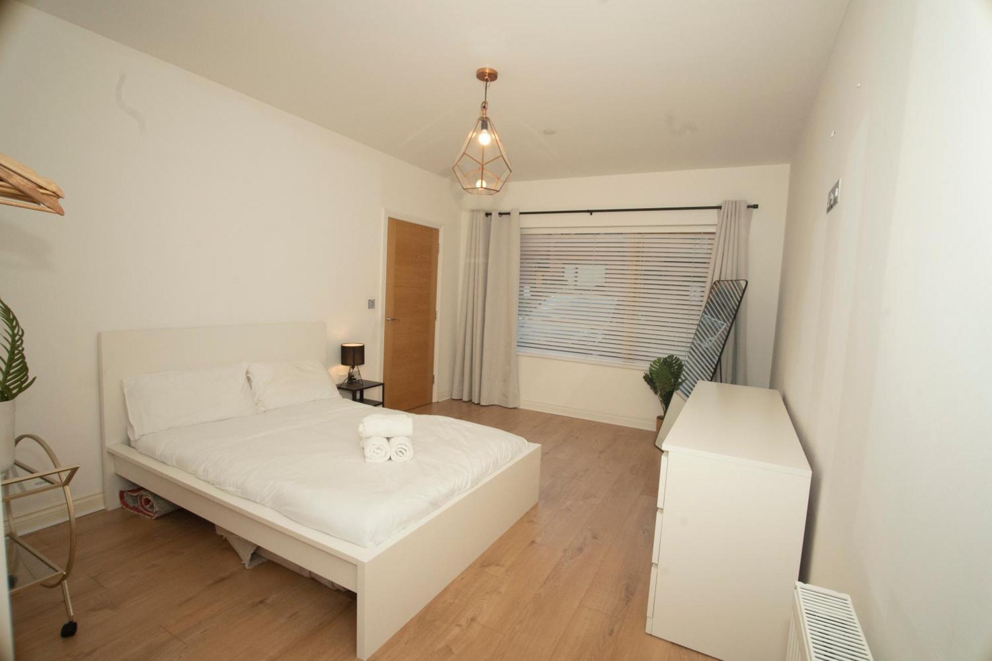 Spacious 4Br 4Ba Gated Townhouse With Balconies, Central Jq Birmingam Exterior foto