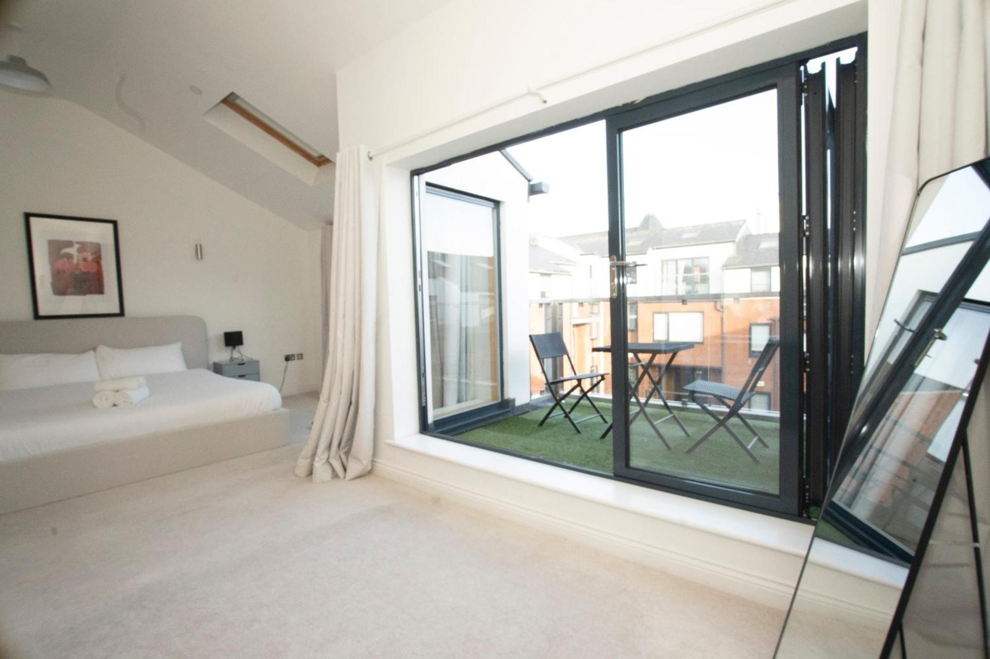 Spacious 4Br 4Ba Gated Townhouse With Balconies, Central Jq Birmingam Exterior foto