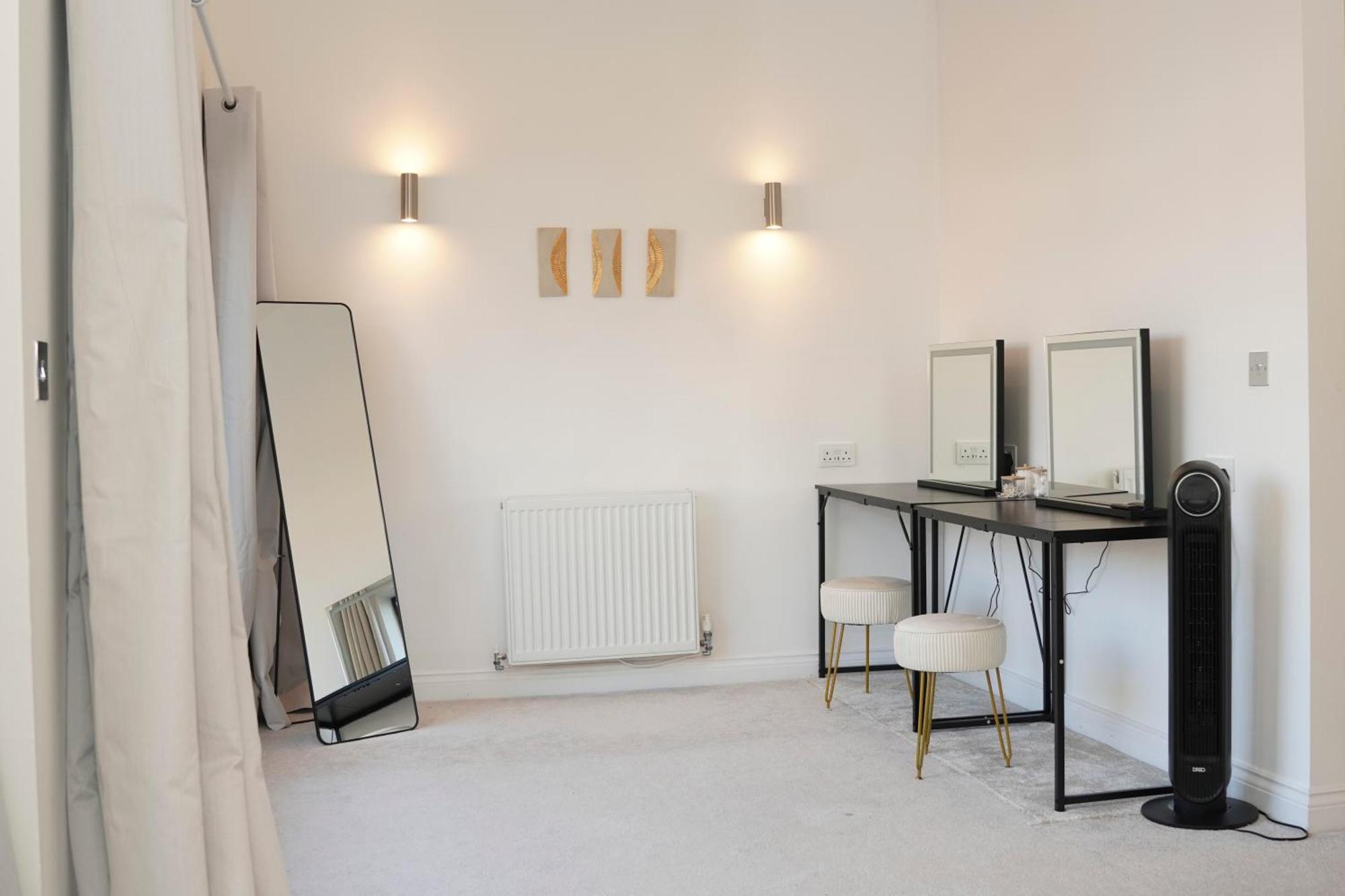 Spacious 4Br 4Ba Gated Townhouse With Balconies, Central Jq Birmingam Exterior foto